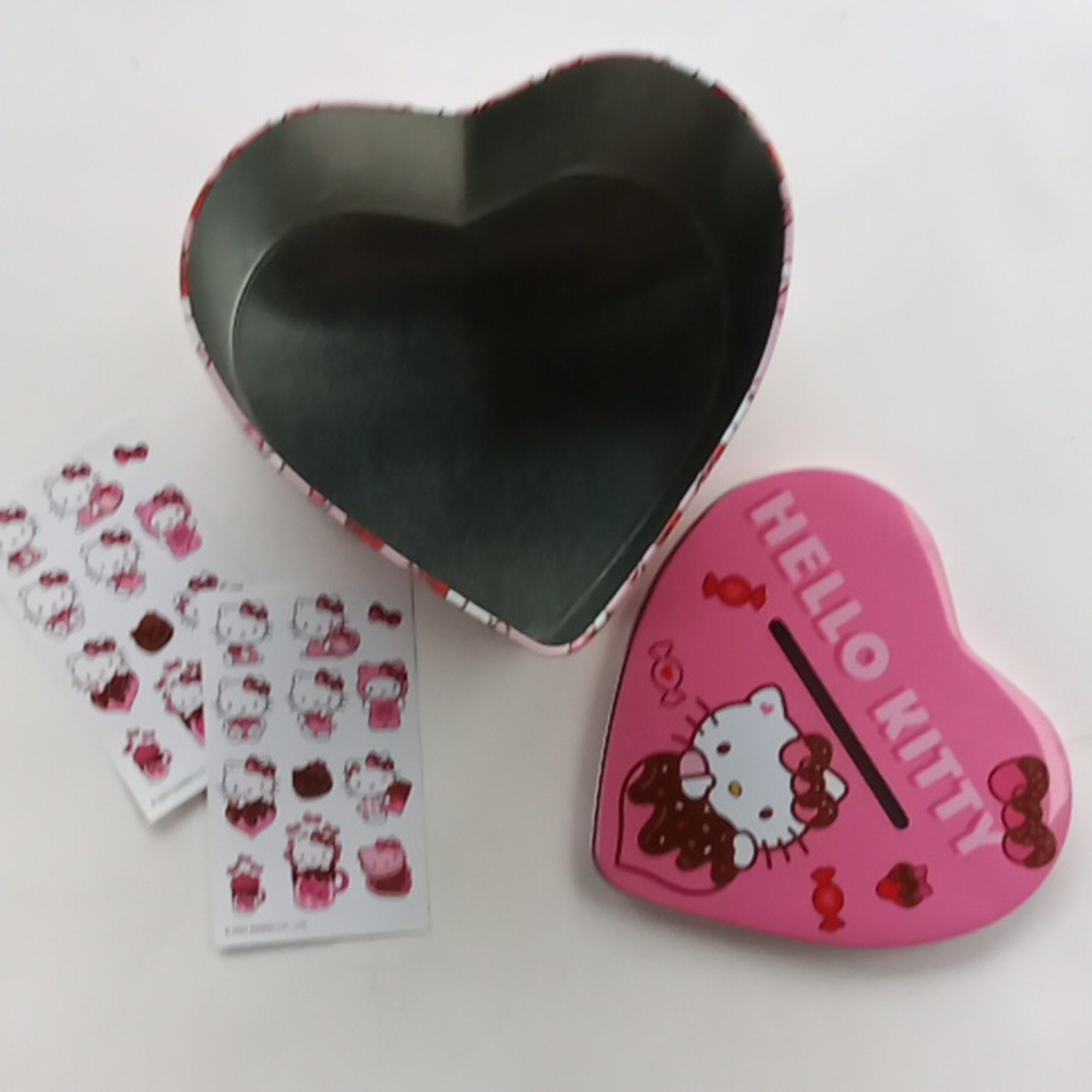 Hello Kitty Bundle - Picture 3 of 16